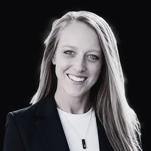 Danielle Headshot